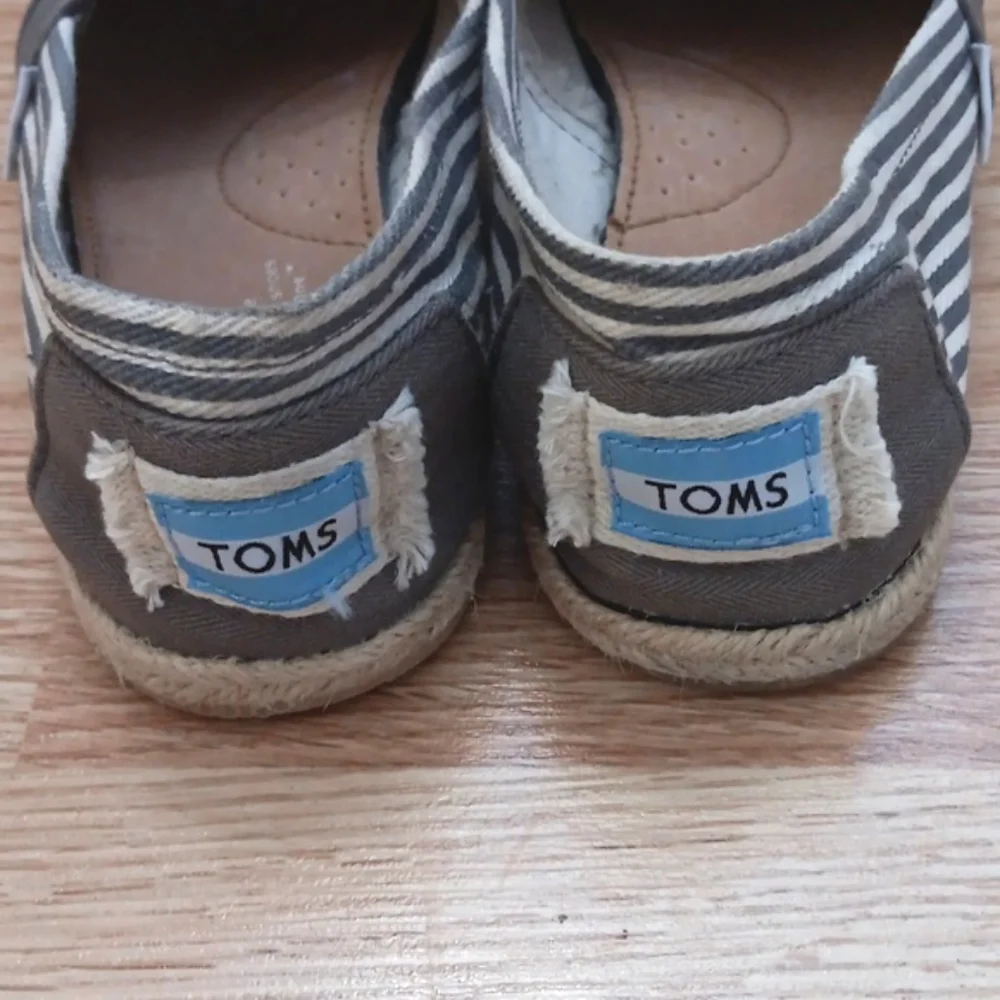 Toms preloved slip